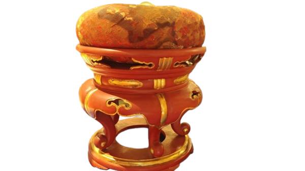 Gold And Vermillion Lacquer Stand: H:12 1/4in(31cm) D:13in(33cm)