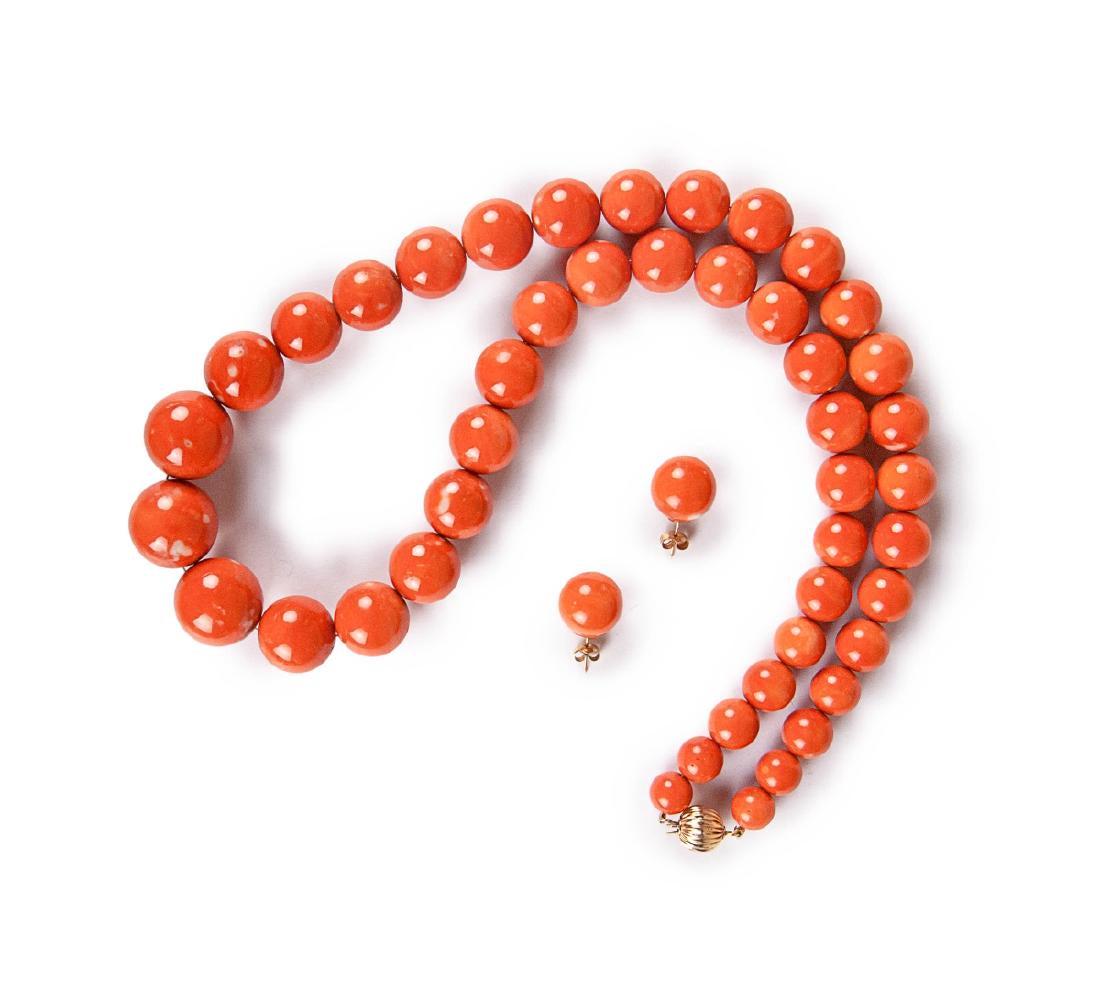 A Set Of Coral Beads Necklace & Earring,report Auction