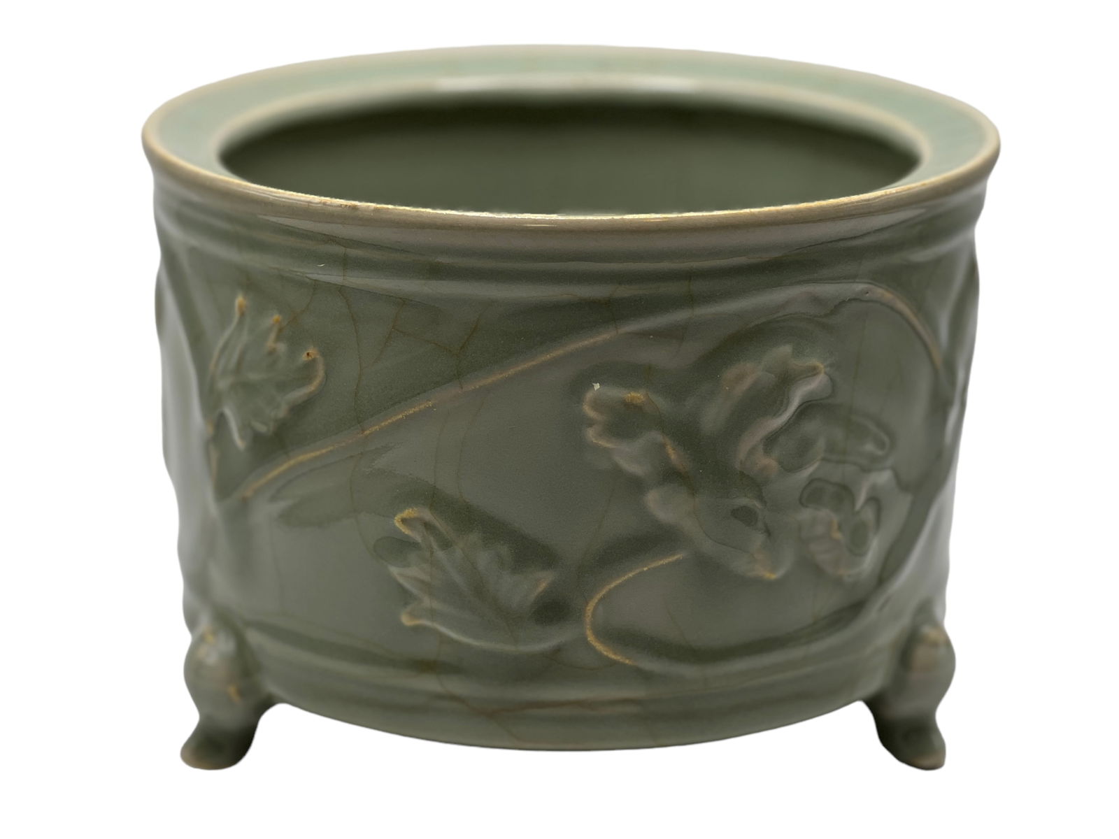 A Longquan Celadon Glazed Tripod Censer: H : 4 3/4 in ( 12.07 cm ) . W : 6 1/2 in ( 16.51 cm )