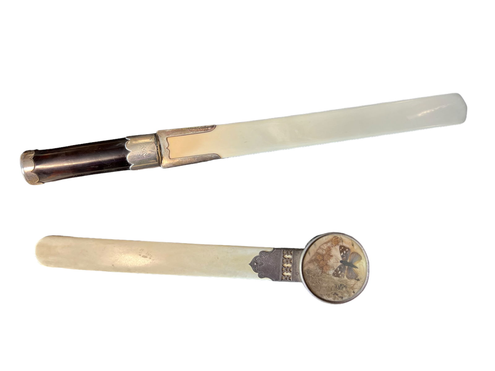 Two Chinese Bond Carved Knife (1 of 3)