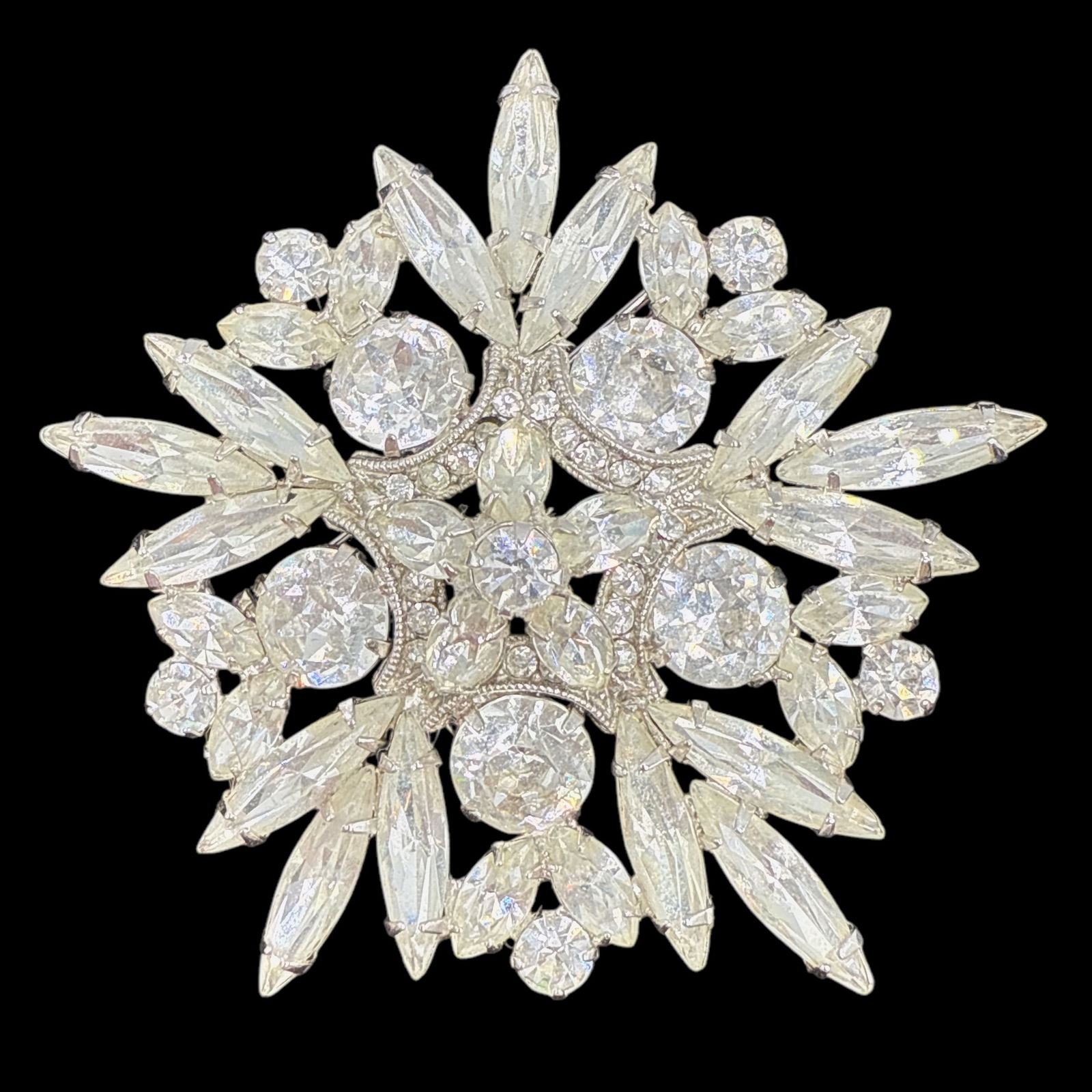 Vintage Weiss Rhinestone Brooch Pin (1 of 3)