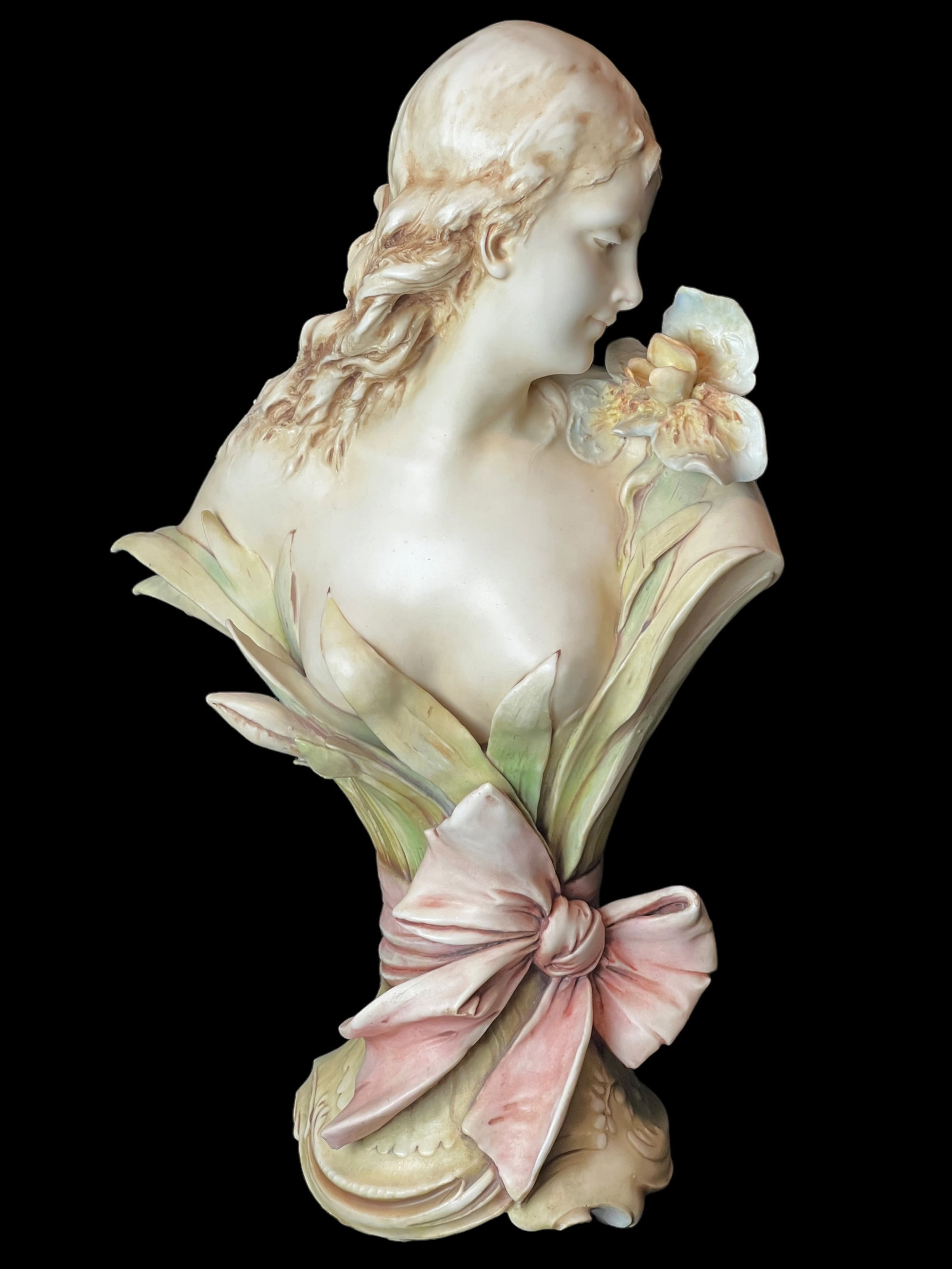 ANTON NELSON (1880-1910) Buste de femme.: H : 15 in ( 38.1 cm ) W : 8 3/4 in ( 22.23 cm ) L : 4 1/4 in ( 10.8 cm )