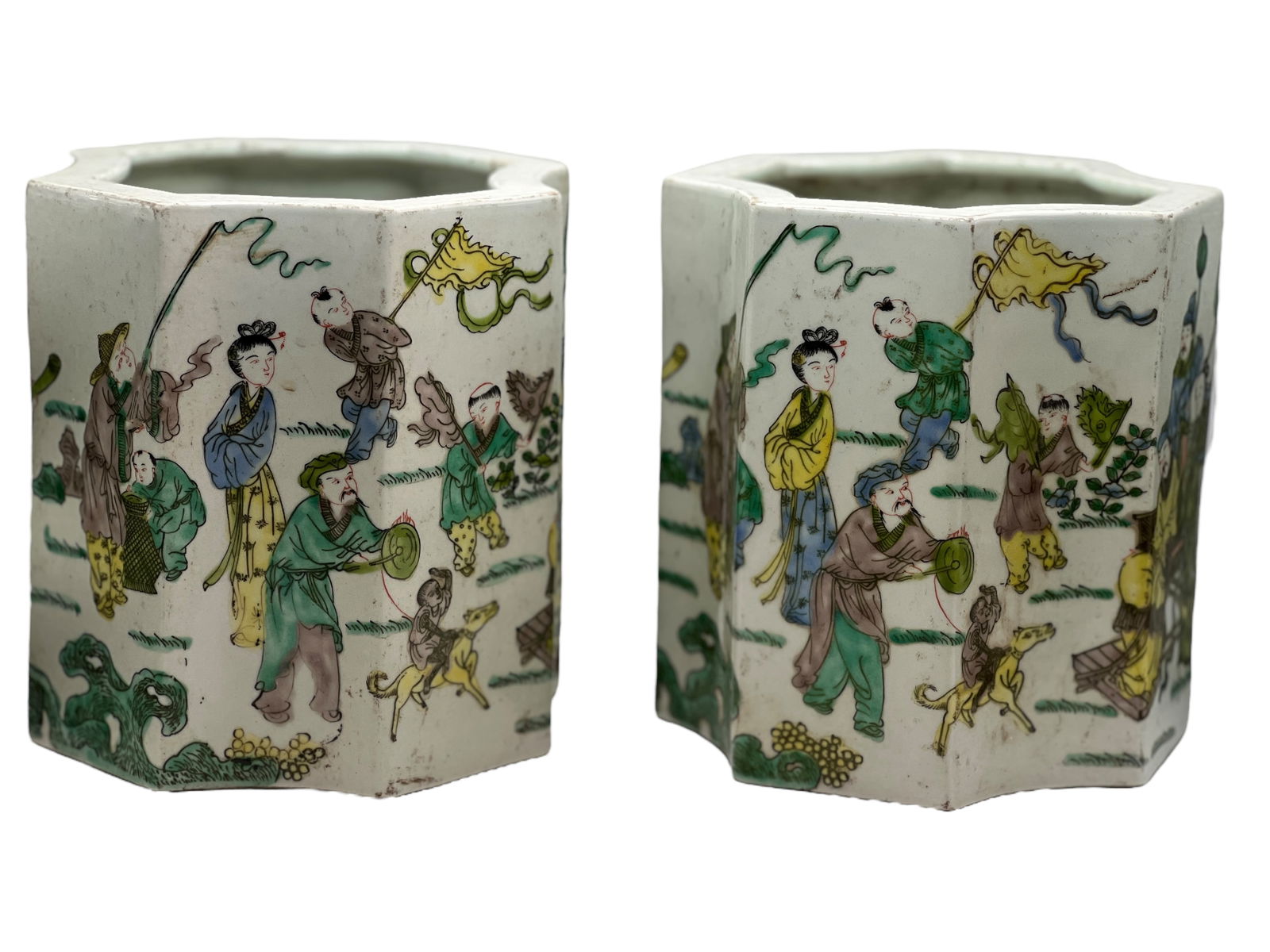A Pair Chinese Famille Verte Brush Pots: H ; 6 1/2 in ( 16.51 cm ) W : 6 1/4 in ( 15.88 cm )