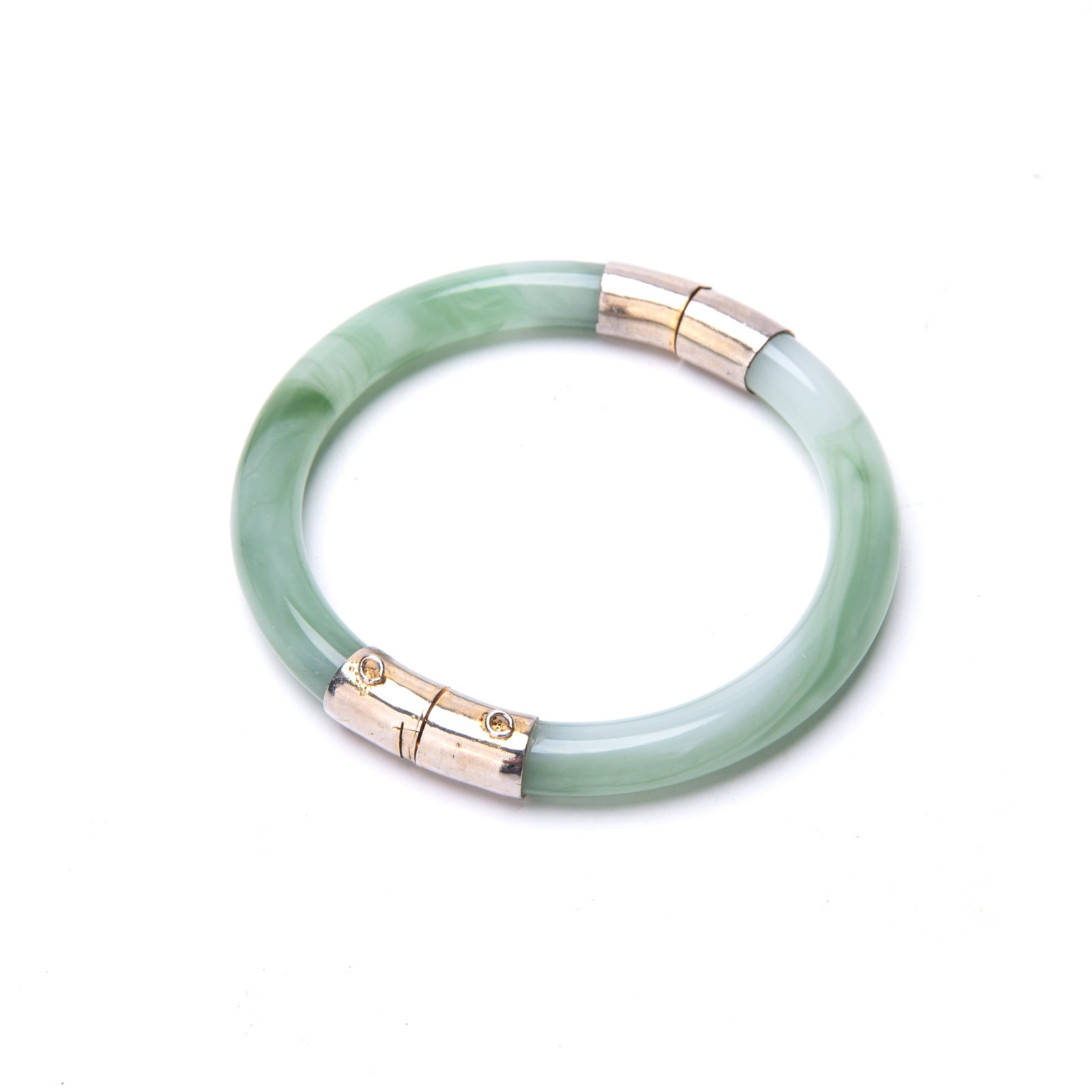 JADE HINGED BANGLE: 34g 2.3in(5.8cm)
