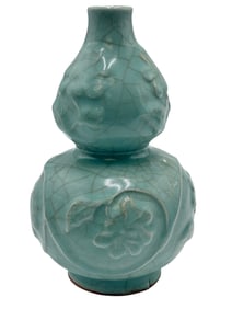 Chinese Celadon Crackle Glazed Double Gourd Vase