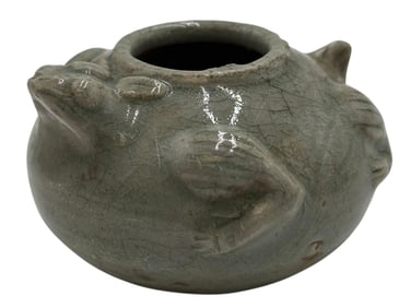 A Chinese LONGQUAN Celadon Pot