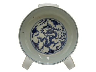 A Chinese Blue And White Dradon Dish