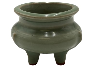 A Longquan Celadon-Glazed Tripod Censer
