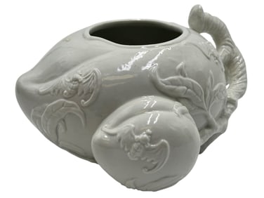 Blanc de Chine Porcelain Peach-Form Brush Washer w