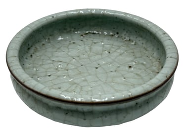 A Ge-Type Crackle-Glazed Dish