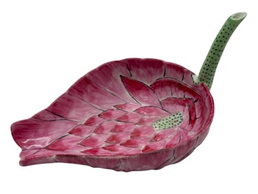 Famille Rose Lotus-Form Water Dropper with Inscrip