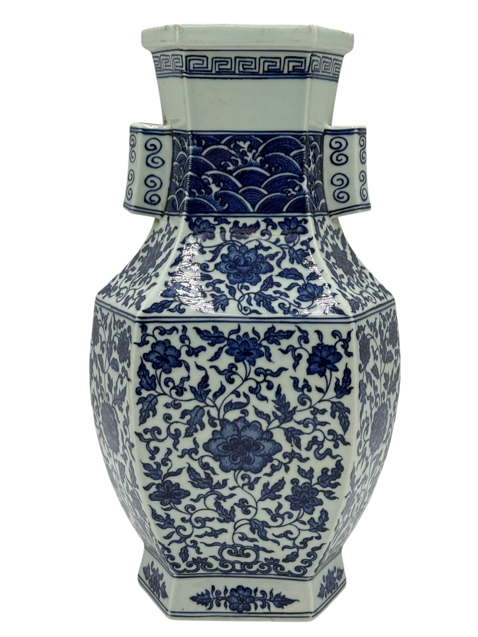 A blue and white hexagonal vase, HU, Qianlong Mark (1 of 10)