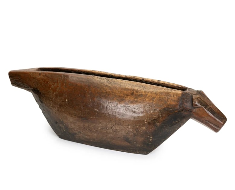AFRICAN ANIMAL FORM WOOD DRUM: H:8.75in(22.2cm) W:29in(73.6cm)