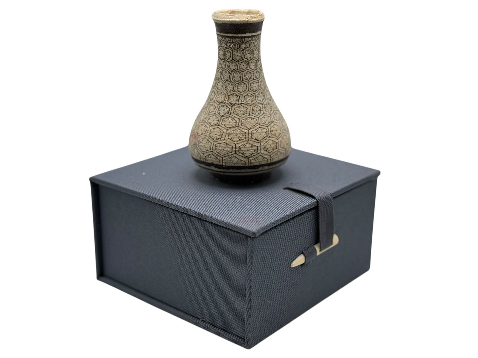 Chinese Cizhou Kiln Tyle Vase with Box (1 of 5)