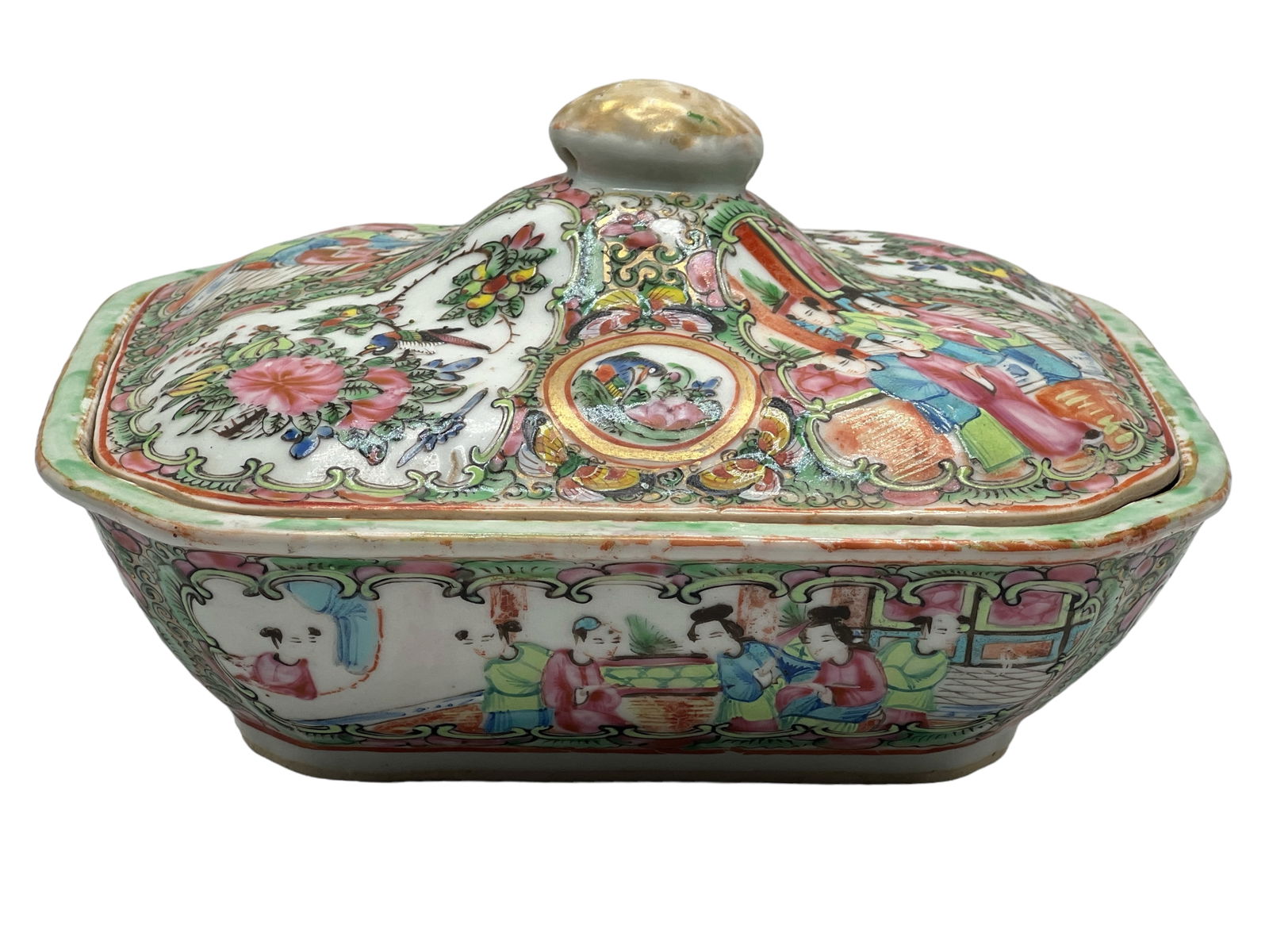 A Cantonese Famille Rose Porcelain Bowl with Lid (1 of 5)