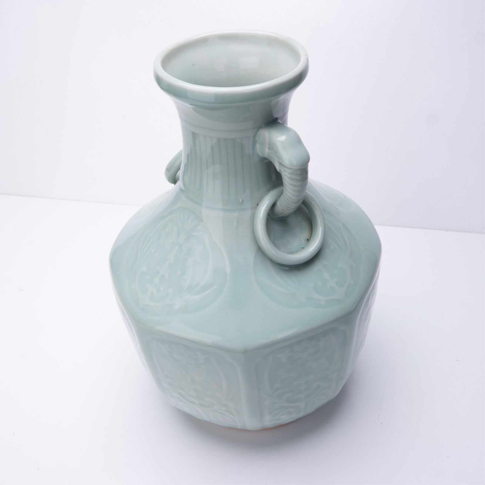 CHINESE CELADON ELEPHANT RING HANDLE VASE - 3