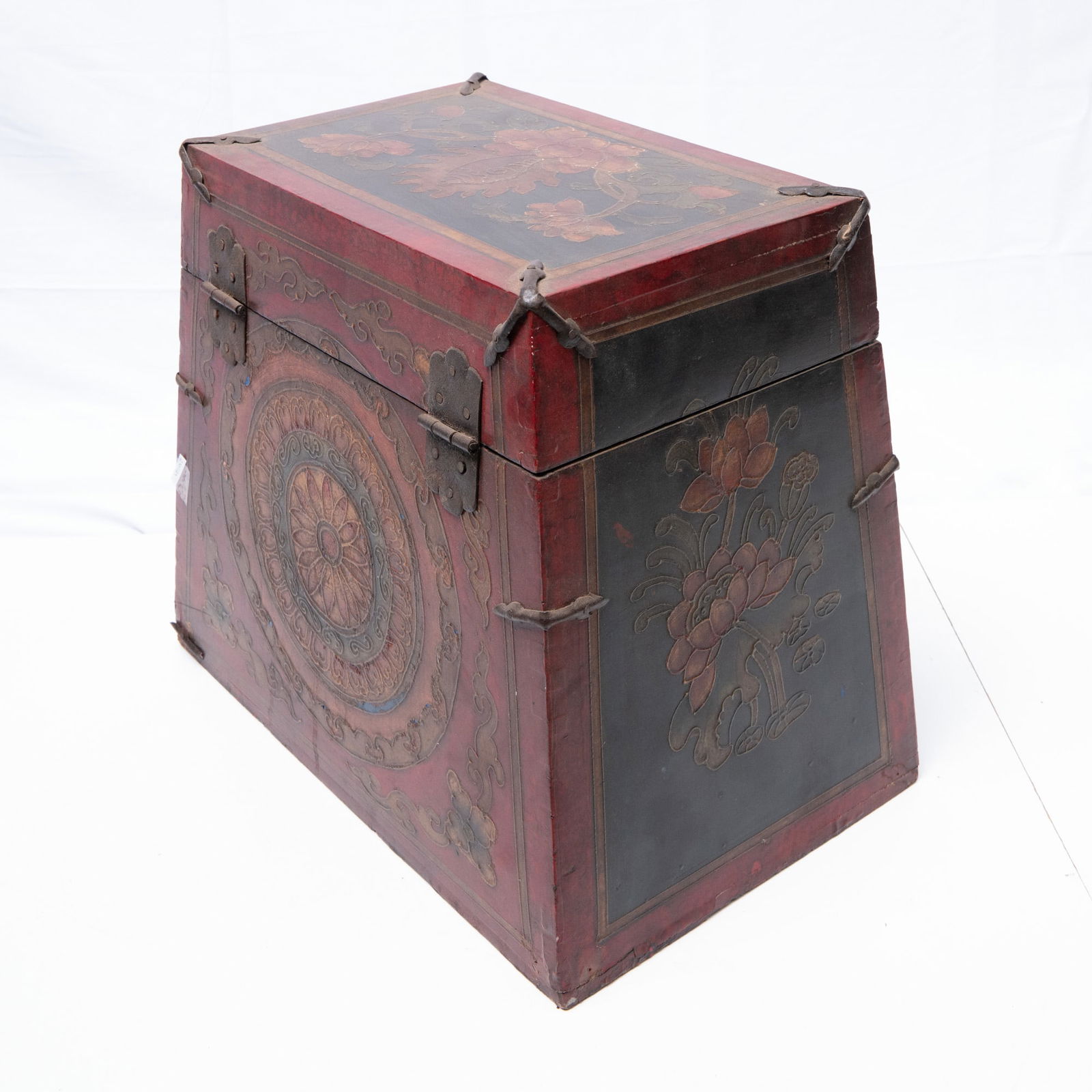Tibetan Lacquer And Painted Small Trunk / Box - 2