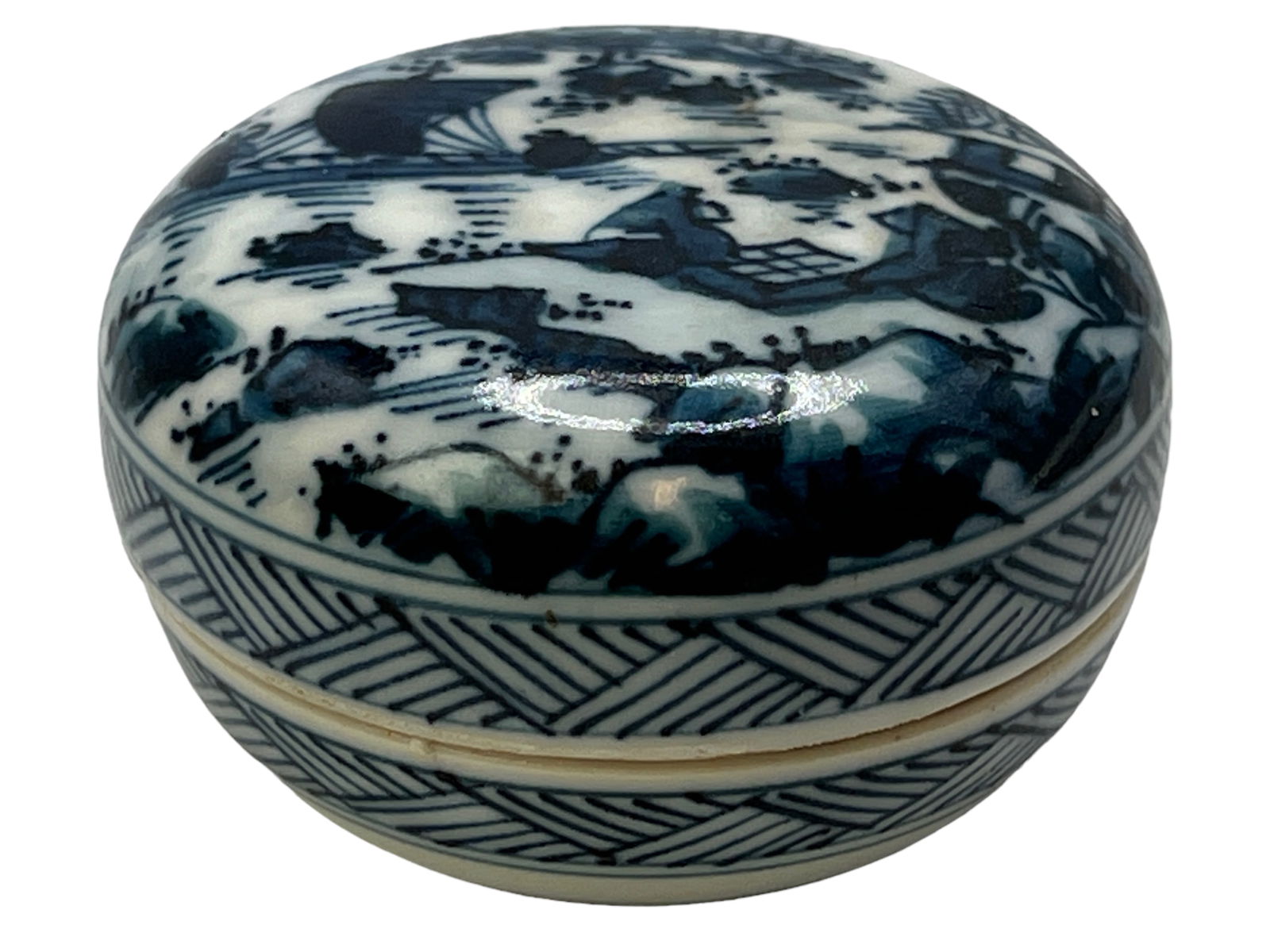 Chinese Blue And White Box With Lid: H : 2 in ( 5.08 cm ) W : 1 1/2 in ( 3.81 cm )