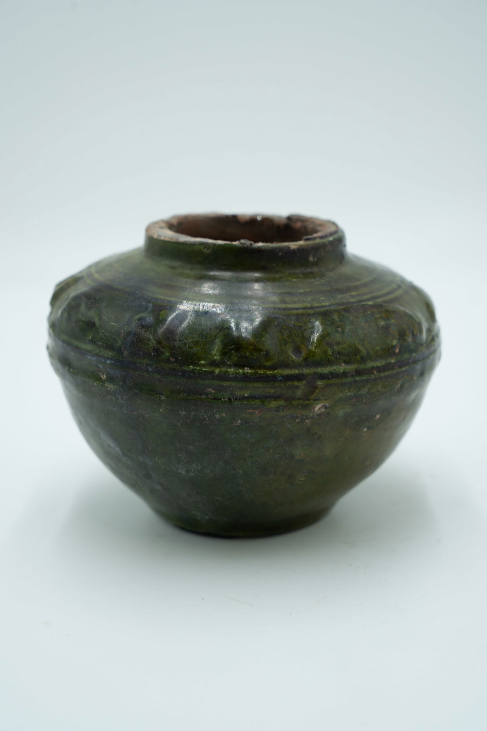 A Chinese Green Glazed Jar - 4