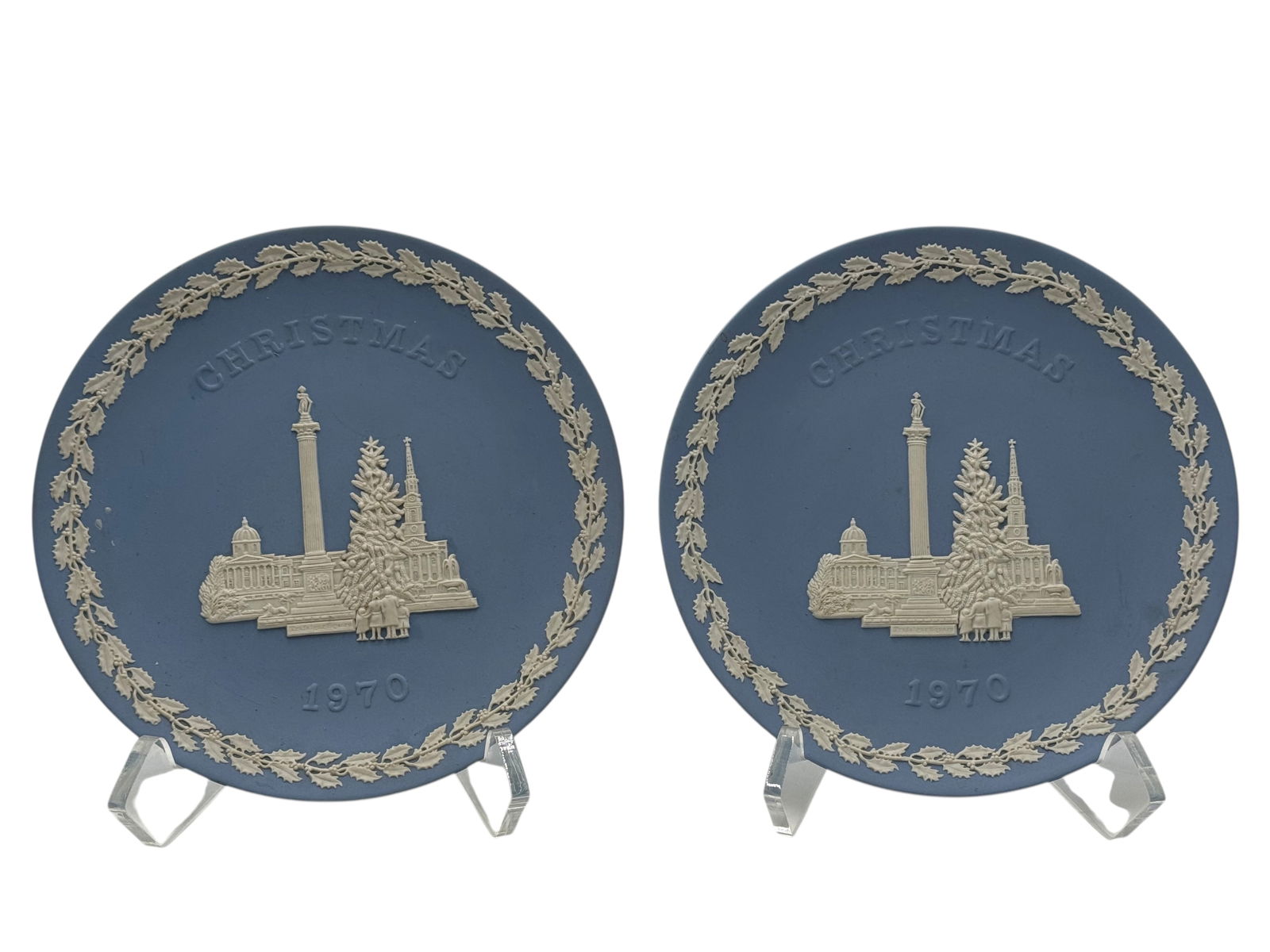 Wedgwood Jasperware Christmas Plate 1970: Trafalga: Wedgwood Jasperware Christmas Plate 1970: TrafalgaWedgwood Jasperware Christmas Plate 1970: Trafalgar Square Monument Relief, Made in England D: 8 inches