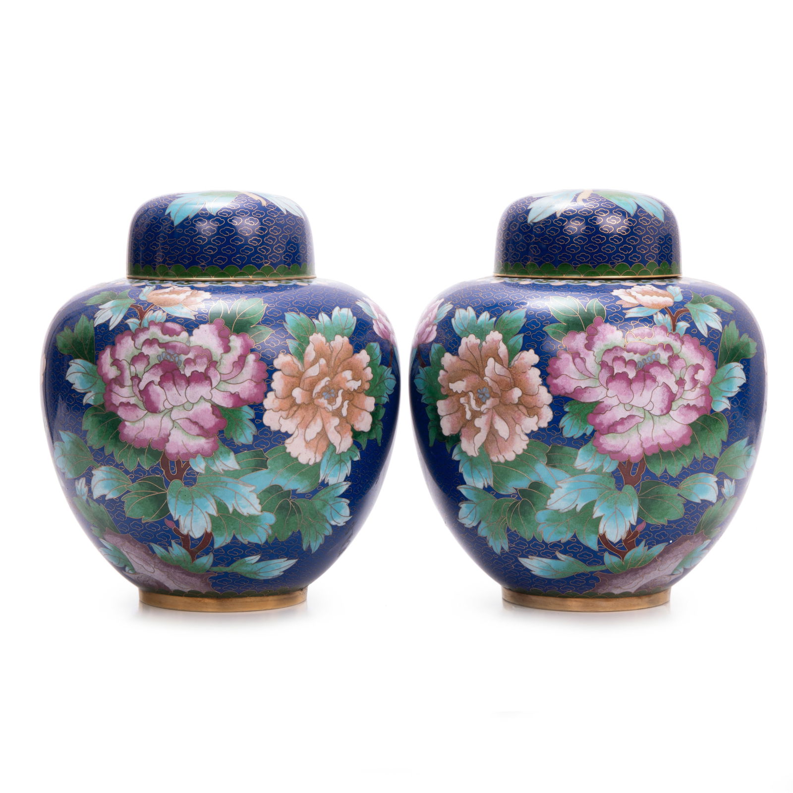 PAIR OF CHINESE BLUE CLOISONNE JARS: PAIR OF CHINESE BLUE CLOISONNE JARSChinese blue cloisonne lidded jars with peony decorations. H:8.5in(21.5cm) W:8.5in(21.5cm)