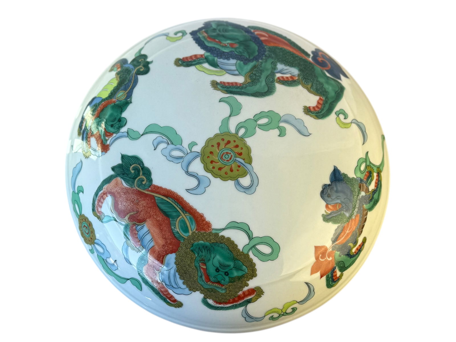 A Chinese Famille Rose Porcelain Box: A Chinese Famille Rose Porcelain BoxH: 7 inches (17.78 cm) D? 12 1/4 inches (31.11 cm)