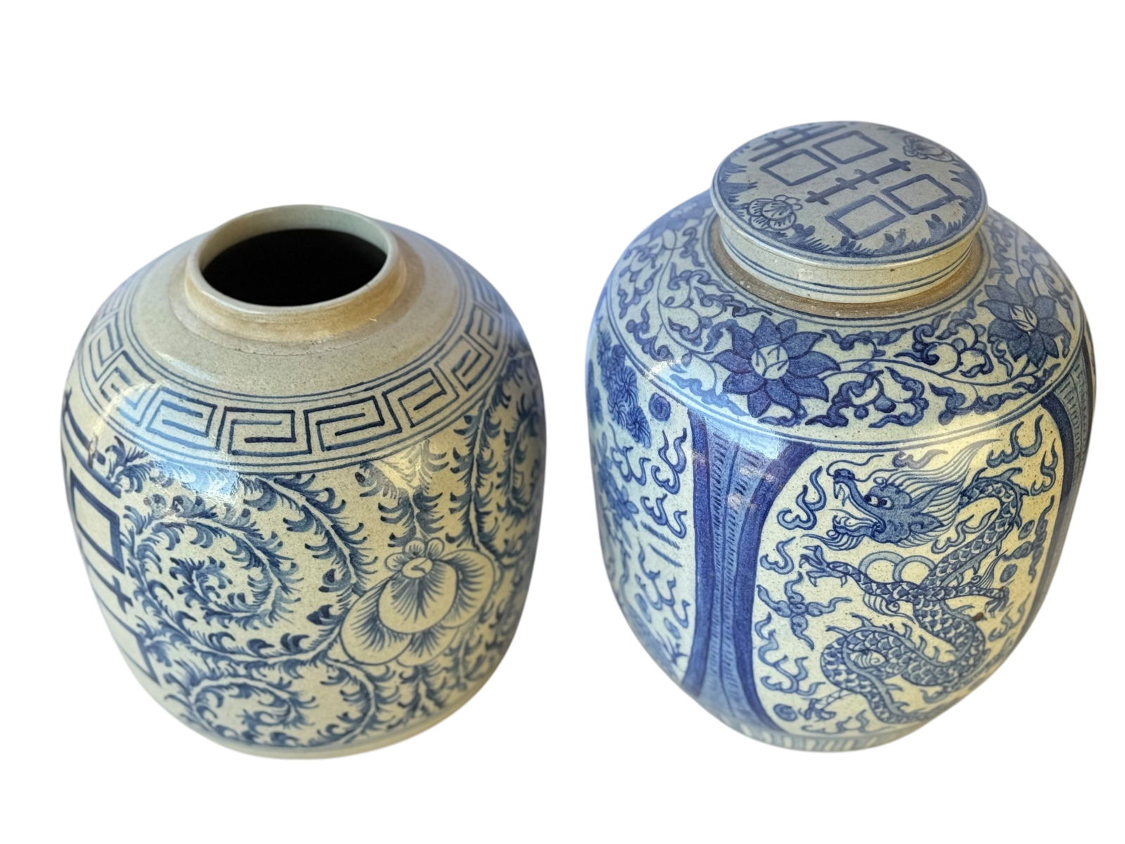 Two Vietnamese Blue and White Jars - 3