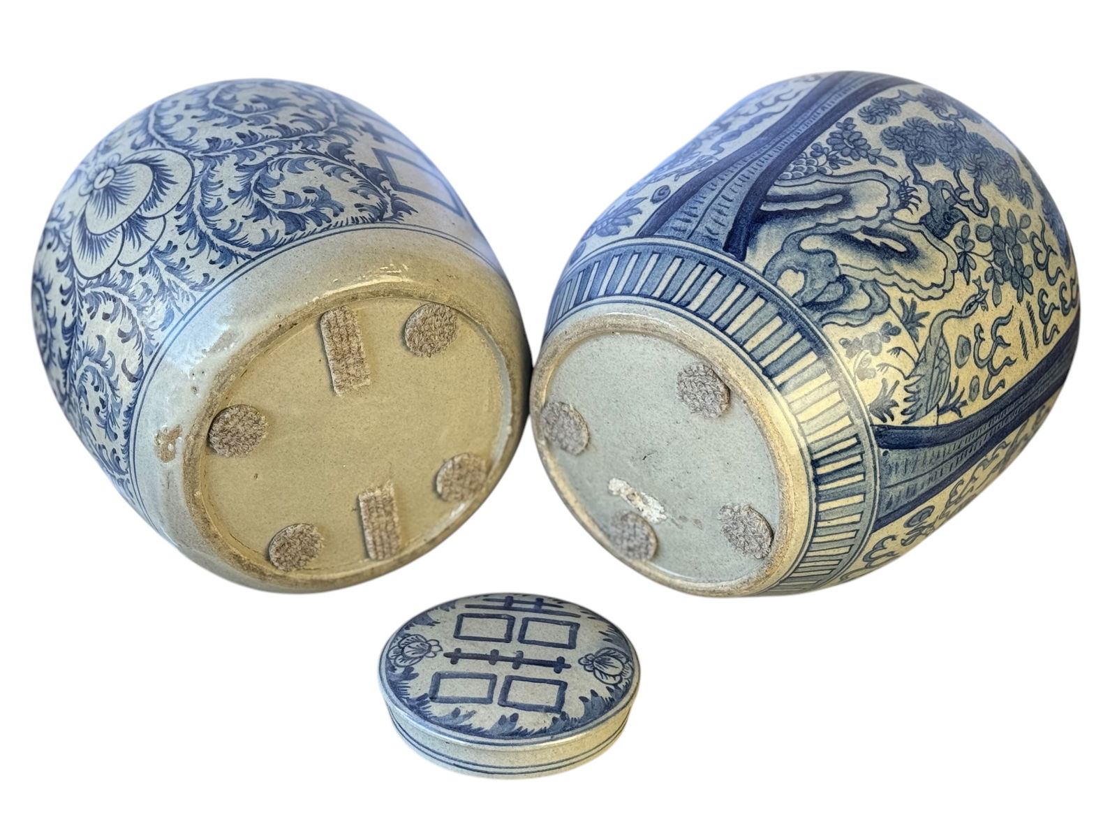 Two Vietnamese Blue and White Jars - 4