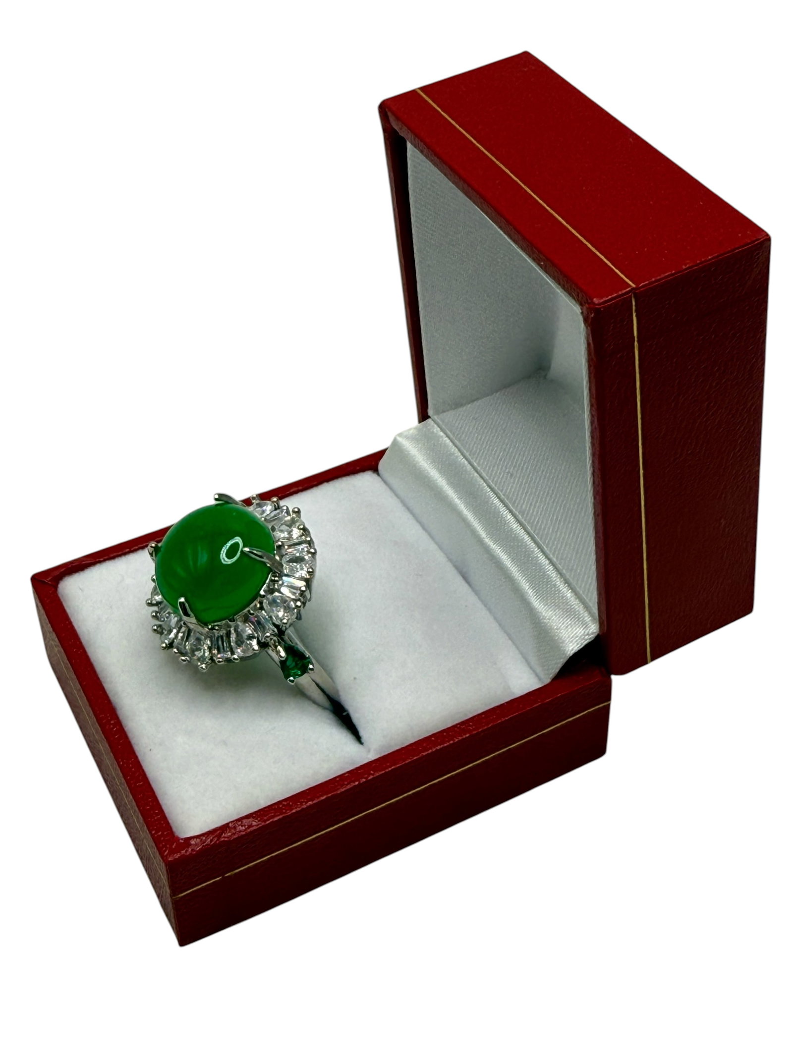 A Green Stone Cabochon Ring - 3