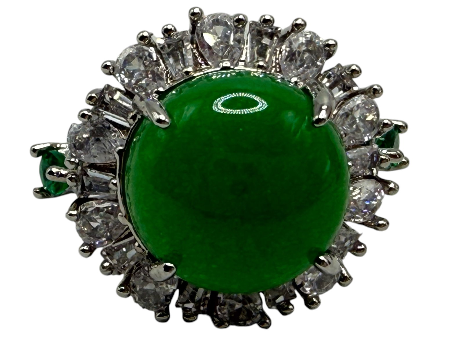 A Green Stone Cabochon Ring - 5