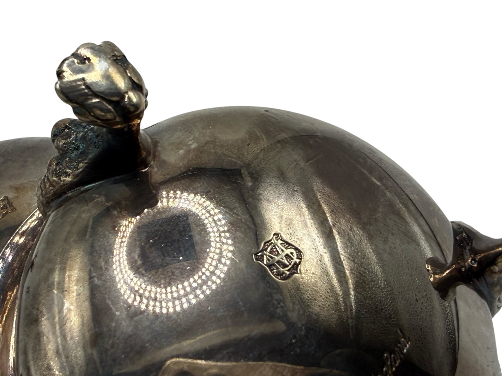 A Group of Assorted Decorative Objects - 7