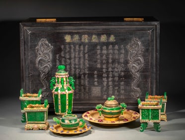 Qing Qianlong year jade jewelry incense burner to admire bottle tea a box