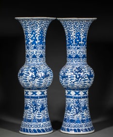 Daming Jiajing year blue and white Longfeng Chengxiang flower gu pair