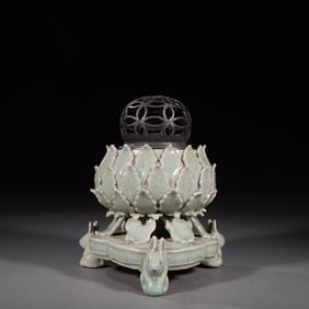 Koryo celadon silver top three rabbit feet lotus smoked