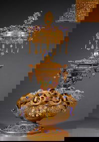 Filigree inlaid with three Yang Kaitai ornaments