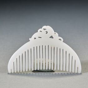 A jade comb from Hotan