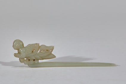 A jade hairpin