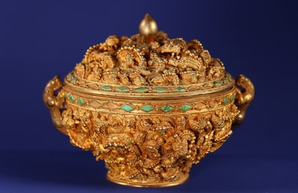 Ancient silver with gold plating and inlaid gemstones, high-relief coiled dragon vase from before