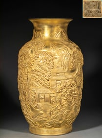 The Emperor Qianlong made the carved pavilion ladies' lantern vase