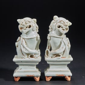 A pair of lion-scented candles from Shufu Kiln