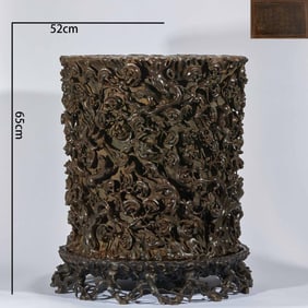 A large painting jar of auspicious agarwood beasts presenting treasures
