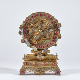 Double dragon screens in pure silver with gilding and inlaid rubies
