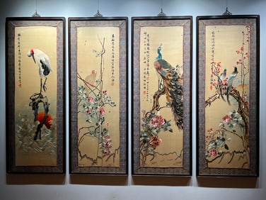 A set of Xiang embroidery flower-and-bird poetry and prose