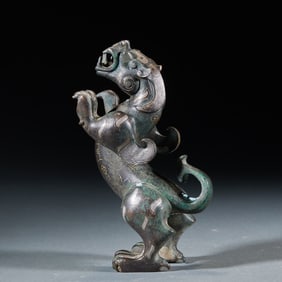 Before the Ming Dynasty, a standing tiger token made of gold and silver was collected