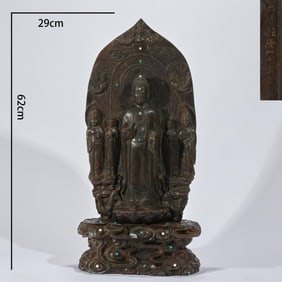 During the reign of Emperor Qianlong of the Qing Dynasty, an agarwood statue of Sakyamuni preaching