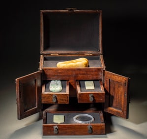 Qing Dynasty Qianlong Jade Bracelet and Jade Box with Various Treasures