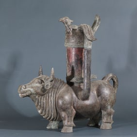 Gold-inlaid palace lantern in the shape of a cow before the Ming Dynasty