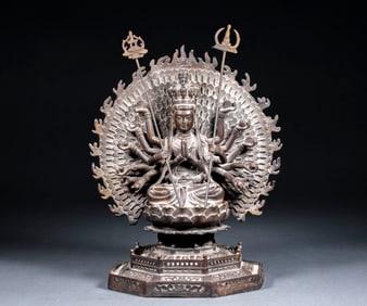 Qing Dynasty Gilt Bronze Thousand-Hand Guanyin with Backlight Buddha Statue