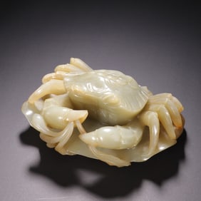 Qing Dynasty "zi liang" (seed material) Hetian jade crab figurine