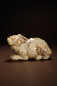 Qing Dynasty Hetian Jade Auspicious Beast Carving